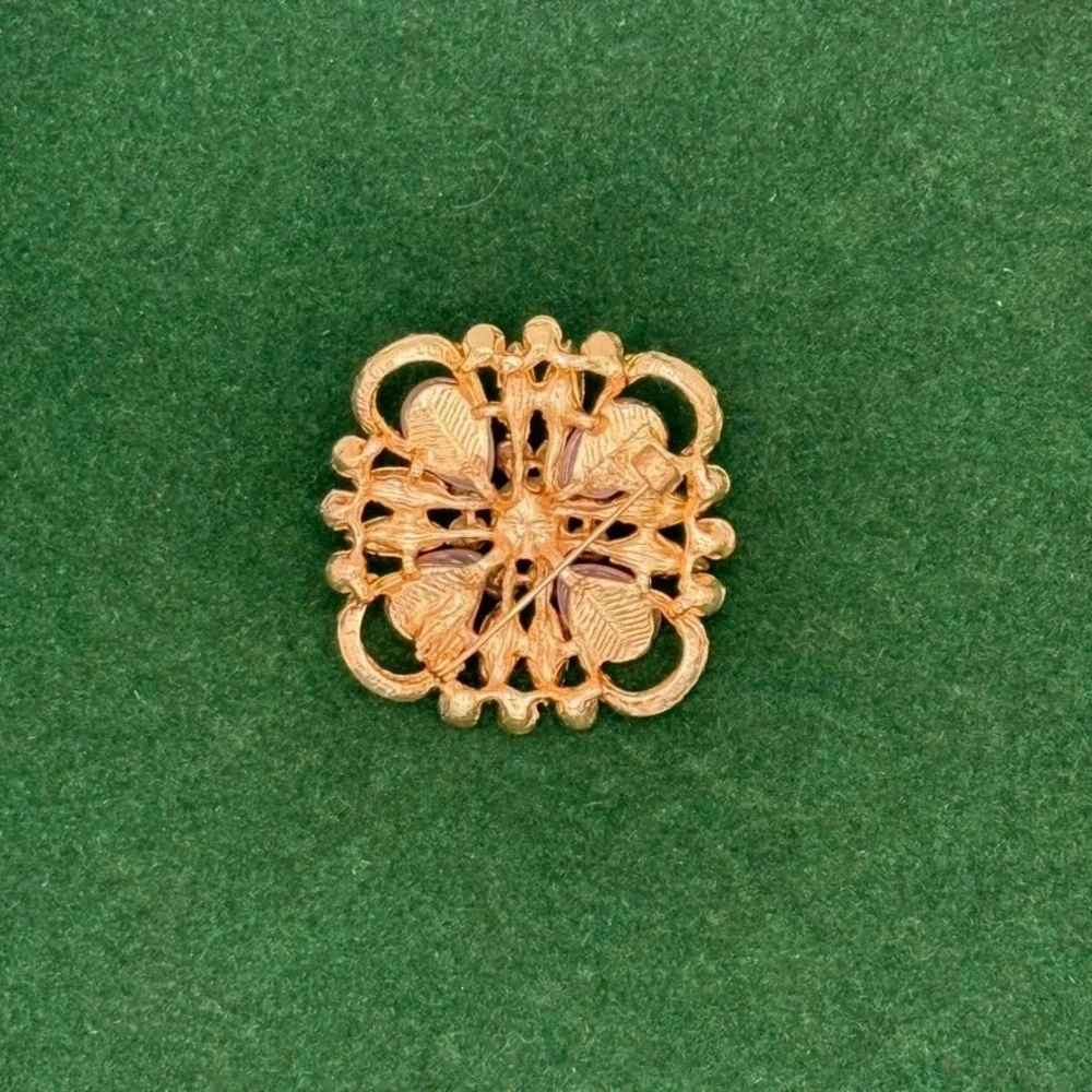 Gold Tone Rhinestone Flower‎ Brooch Faux Light Orange Lucite Pin 1.5
